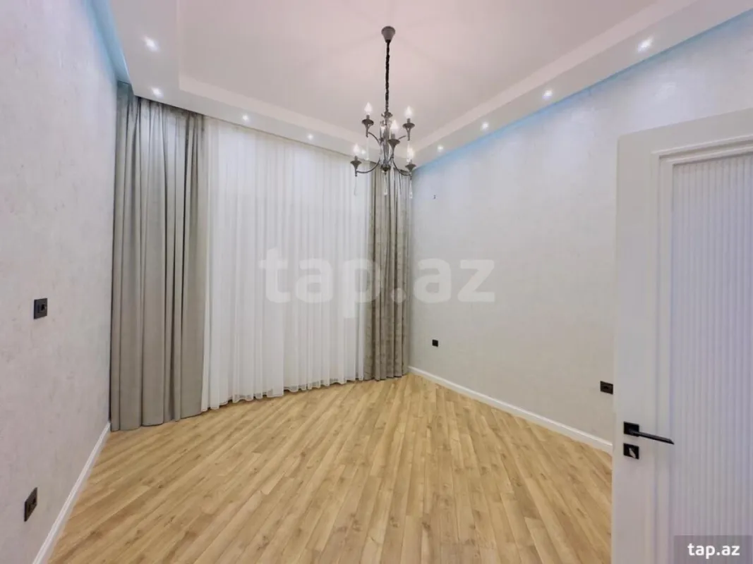 Satılır 6 otaqlı həyət evi