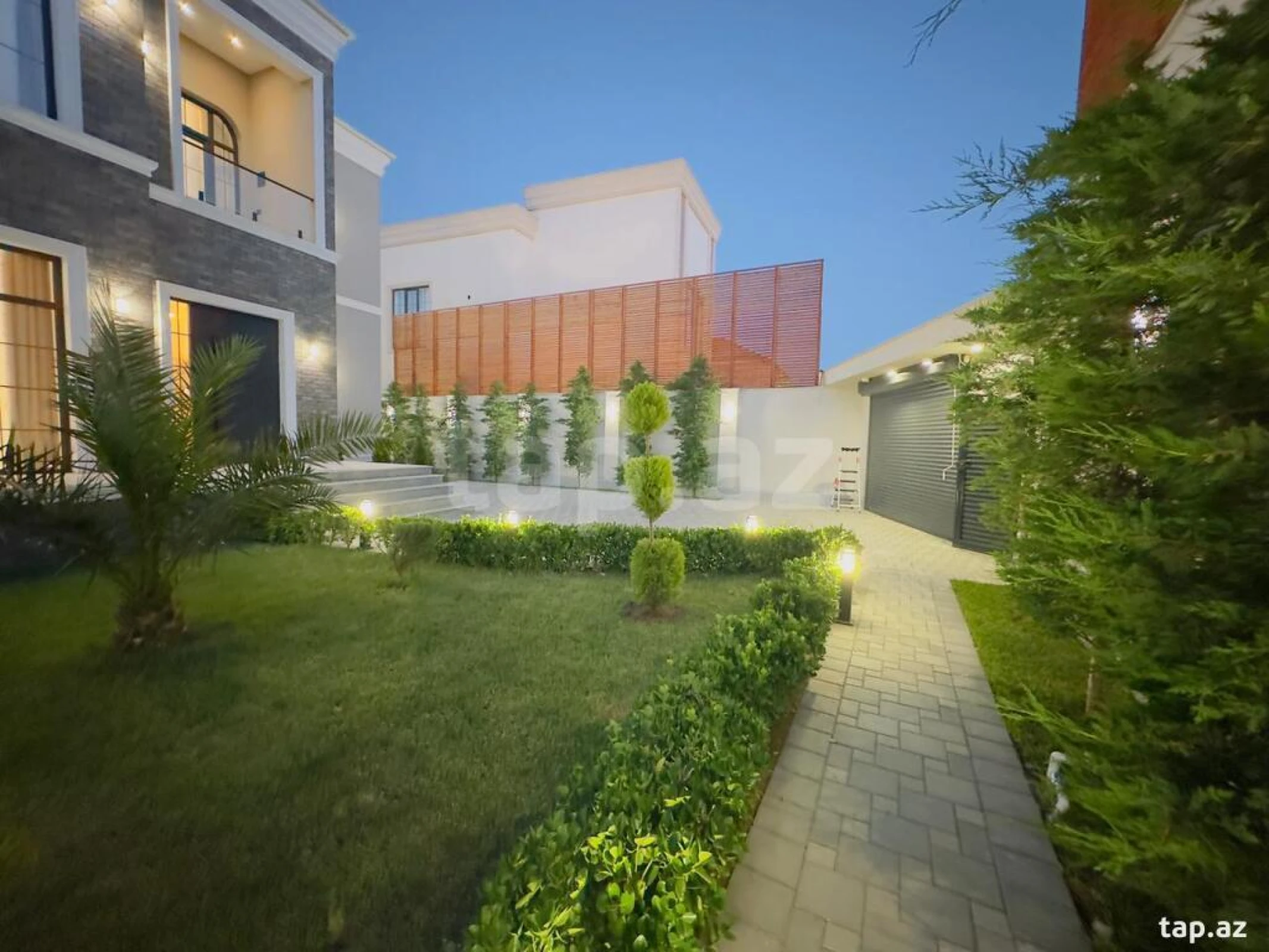 Satılır 6 otaqlı həyət evi