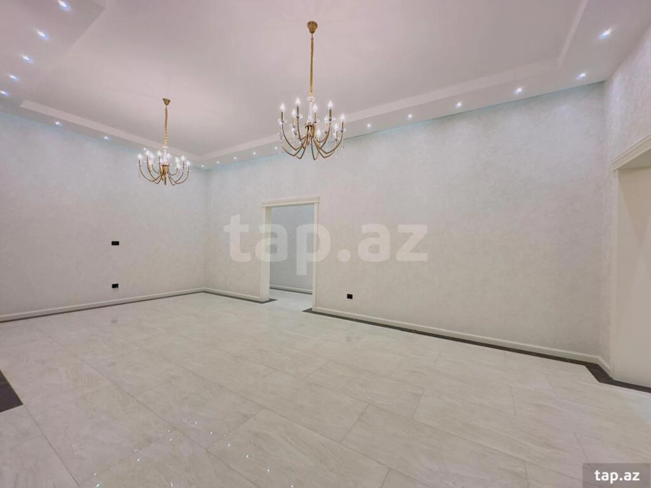 Satılır 6 otaqlı həyət evi