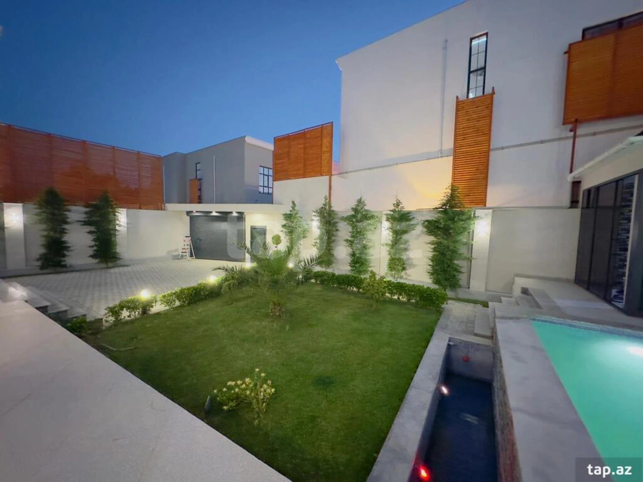 Satılır 6 otaqlı həyət evi