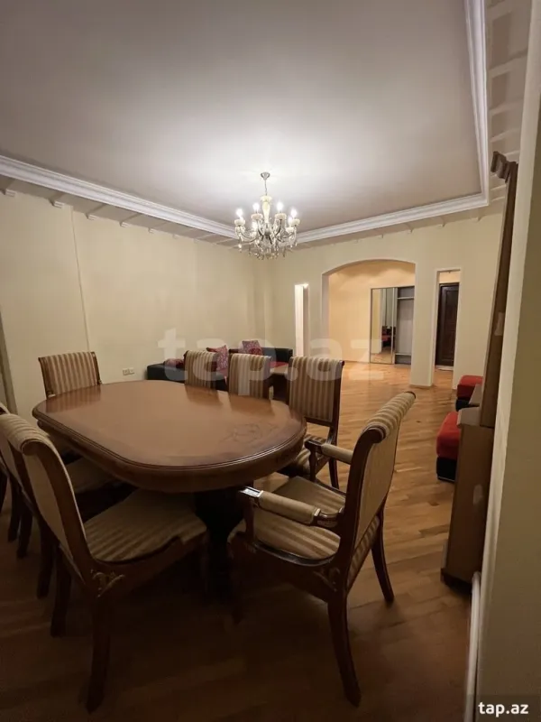 Kirayə verilir 4 otaqlı mənzil 144 m²