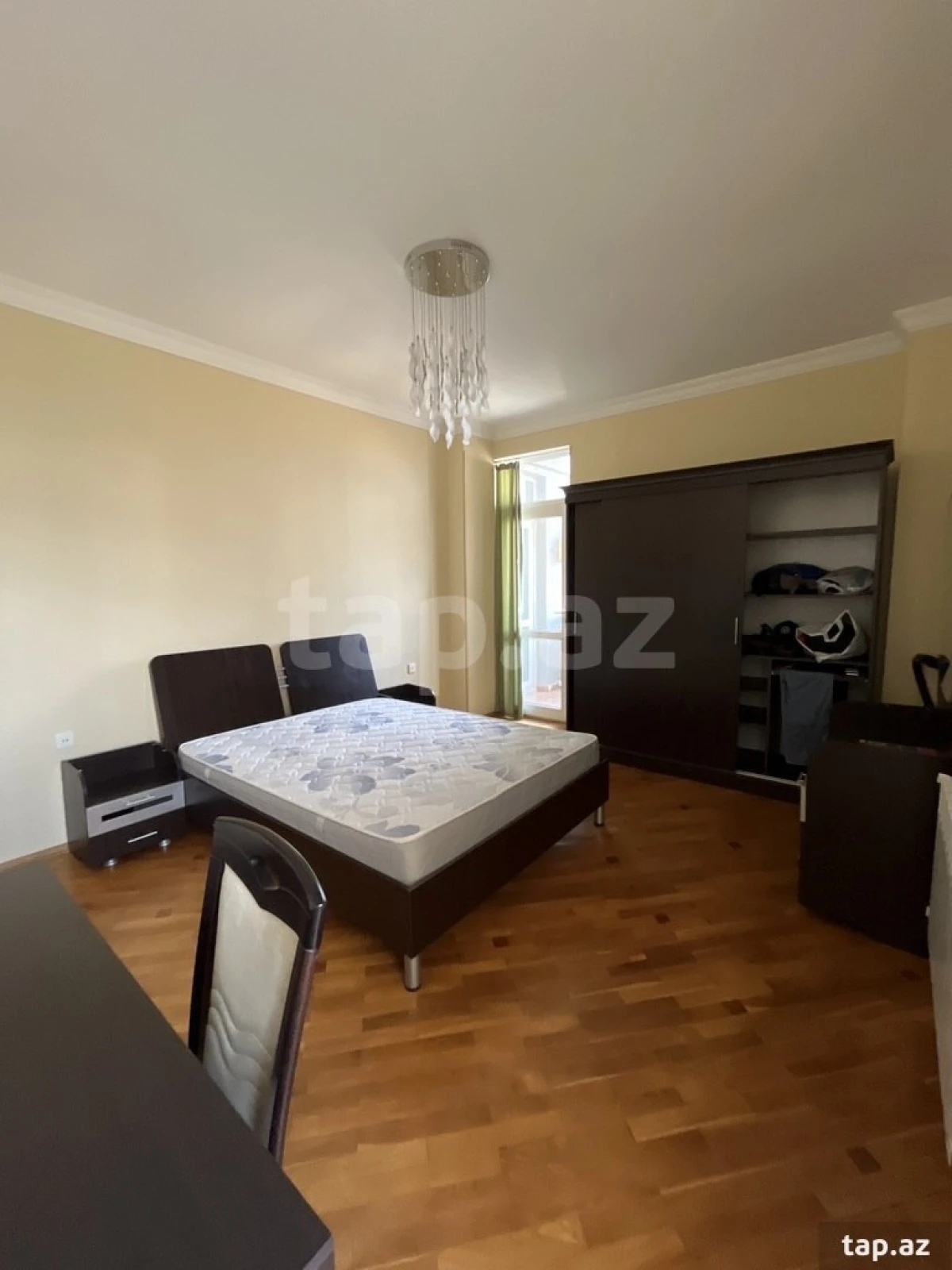 Kirayə verilir 4 otaqlı mənzil 144 m²