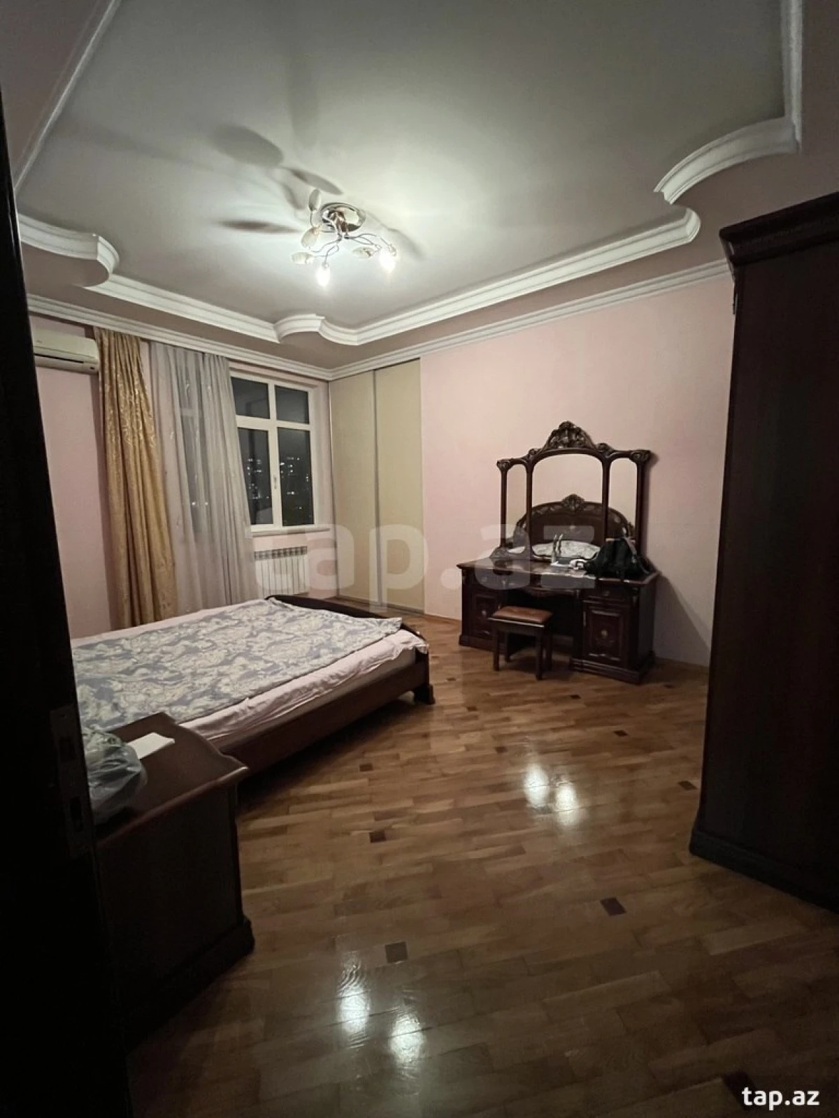 Kirayə verilir 4 otaqlı mənzil 144 m²