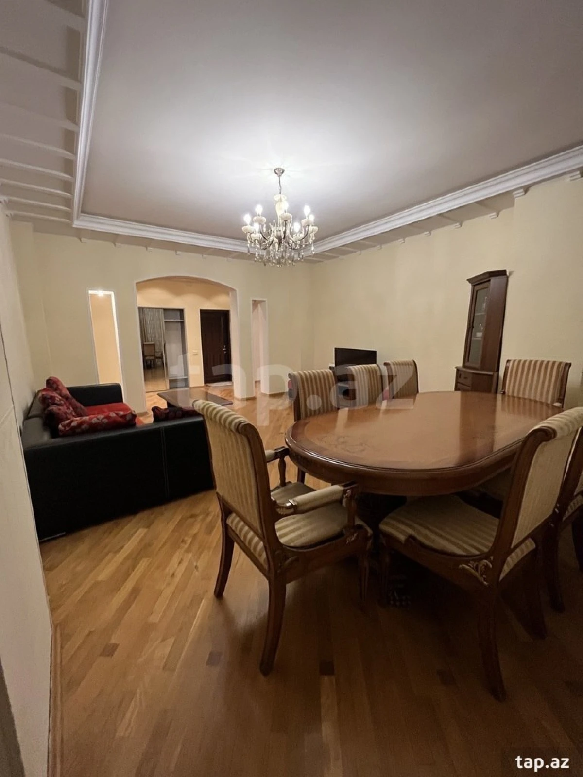 Kirayə verilir 4 otaqlı mənzil 144 m²