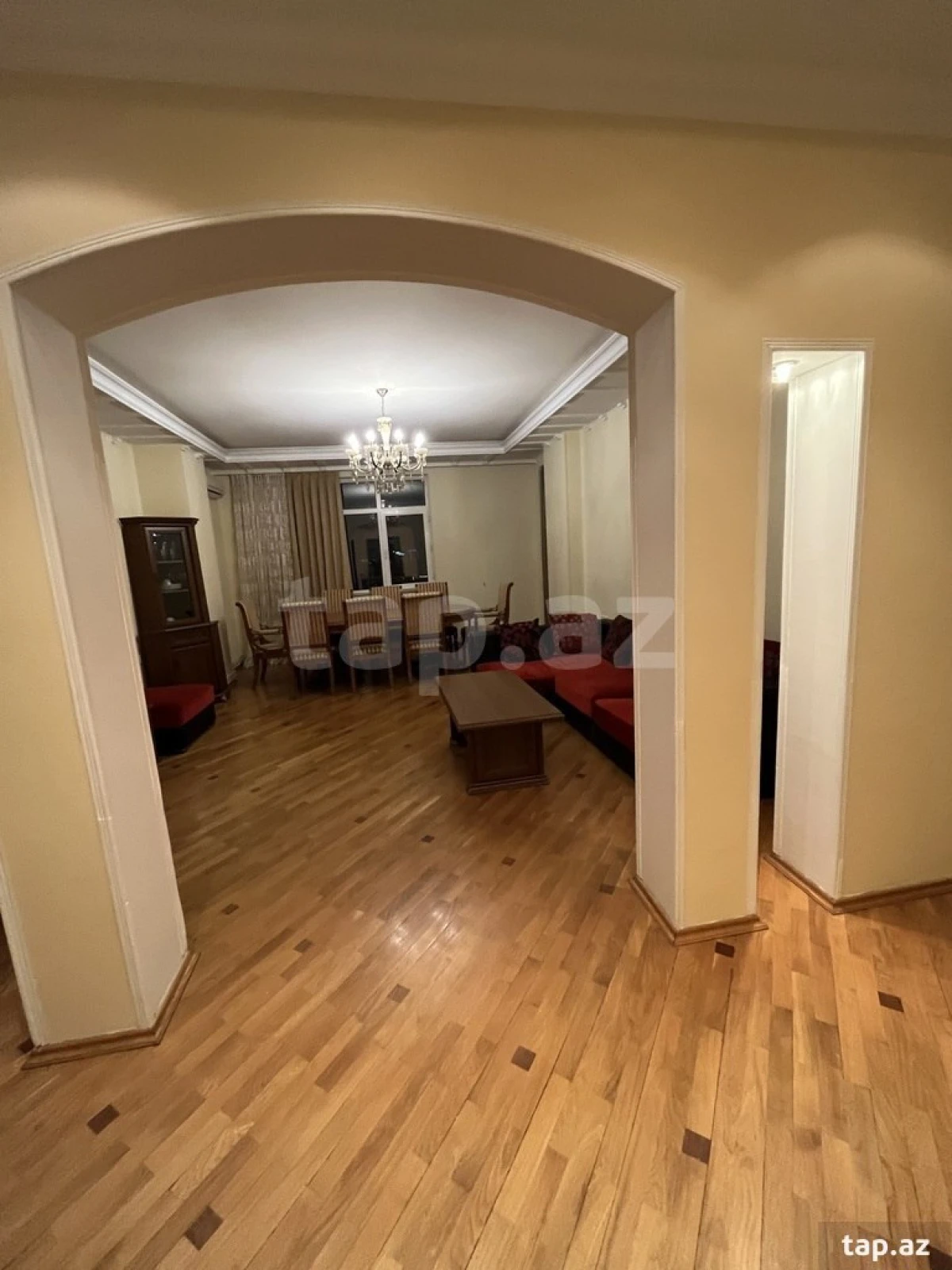Kirayə verilir 4 otaqlı mənzil 144 m²