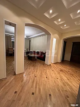 Kirayə verilir 4 otaqlı mənzil 144 m²