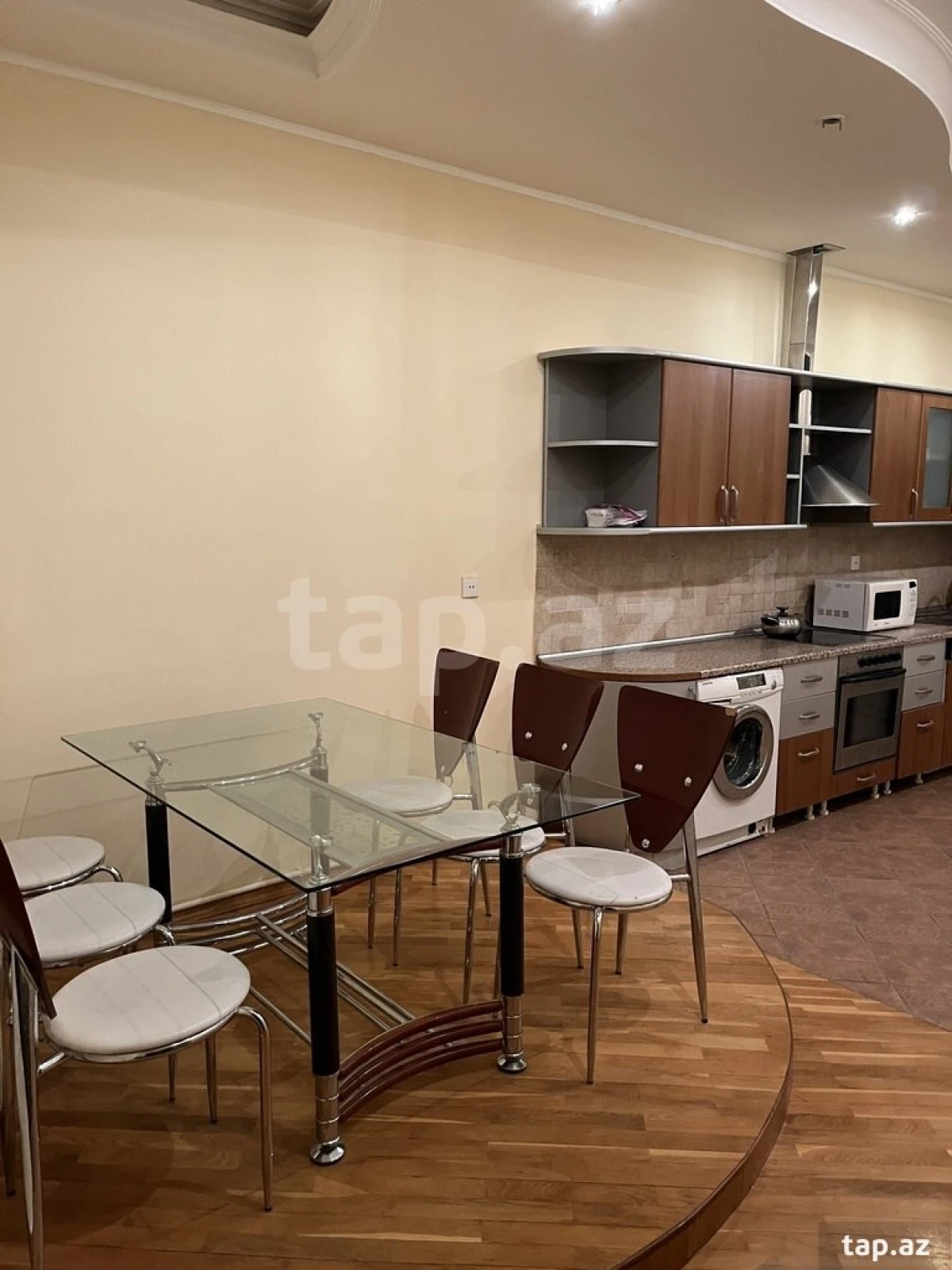 Kirayə verilir 4 otaqlı mənzil 144 m²
