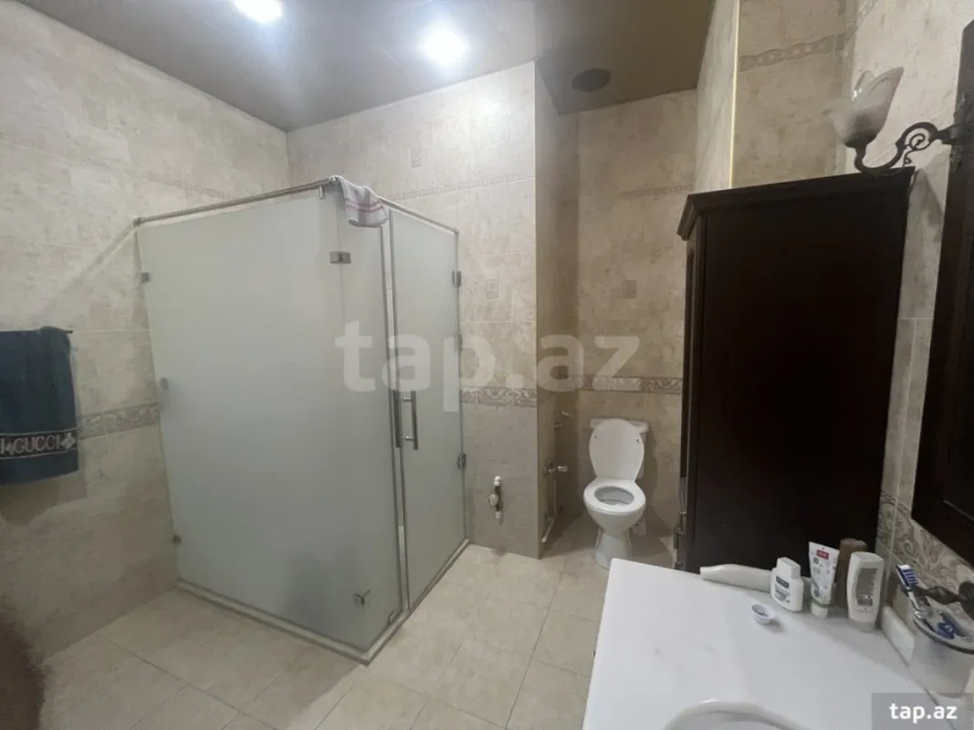 Kirayə verilir 4 otaqlı mənzil 144 m²
