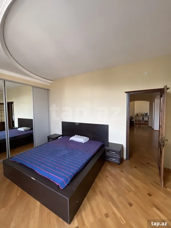 Kirayə verilir 4 otaqlı mənzil 144 m²