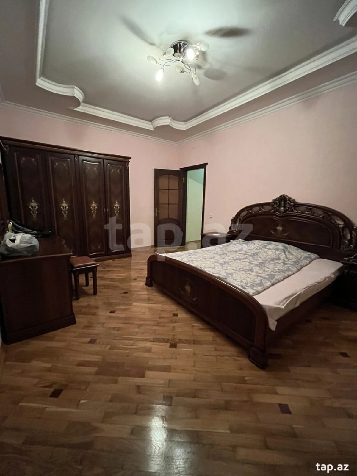 Kirayə verilir 4 otaqlı mənzil 144 m²