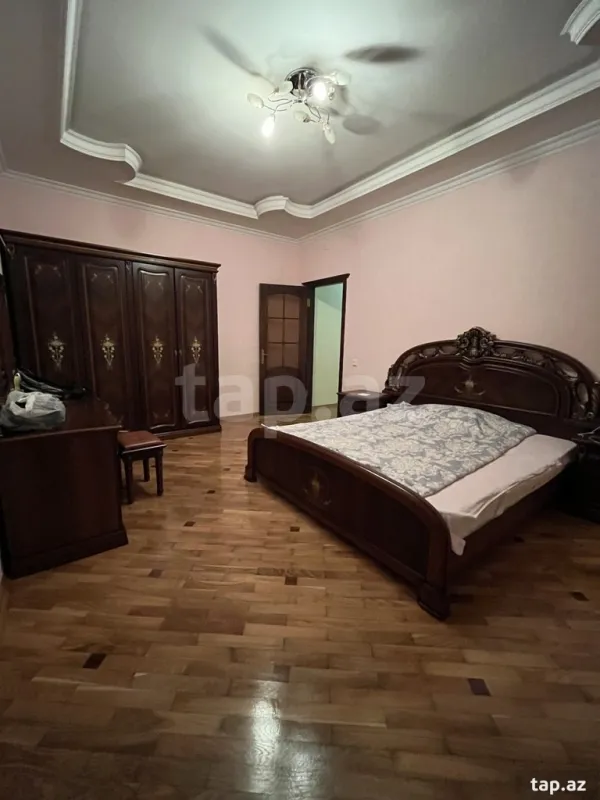 Kirayə verilir 4 otaqlı mənzil 144 m²