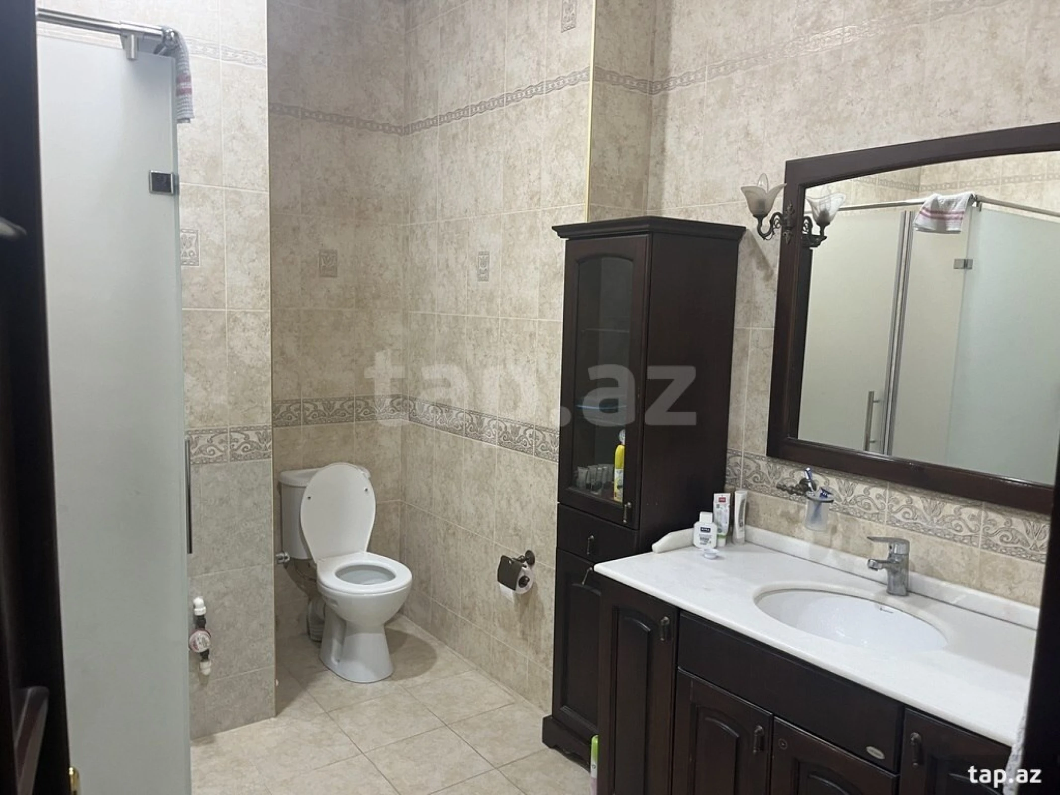 Kirayə verilir 4 otaqlı mənzil 144 m²