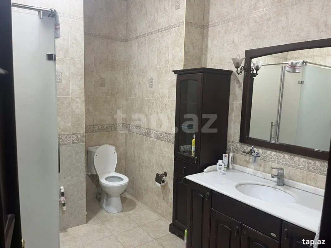 Kirayə verilir 4 otaqlı mənzil 144 m²
