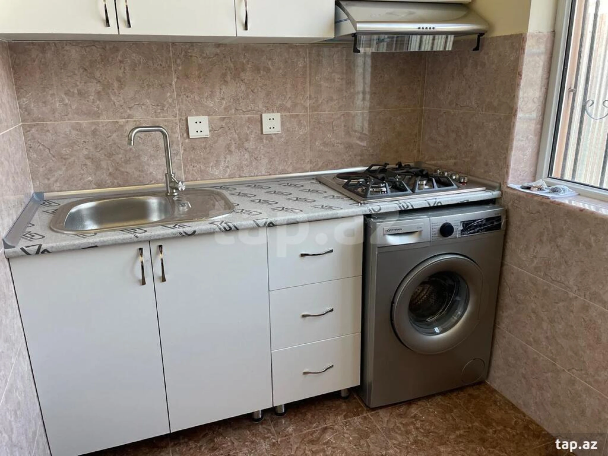 Kirayə verilir 3 otaqlı həyət evi