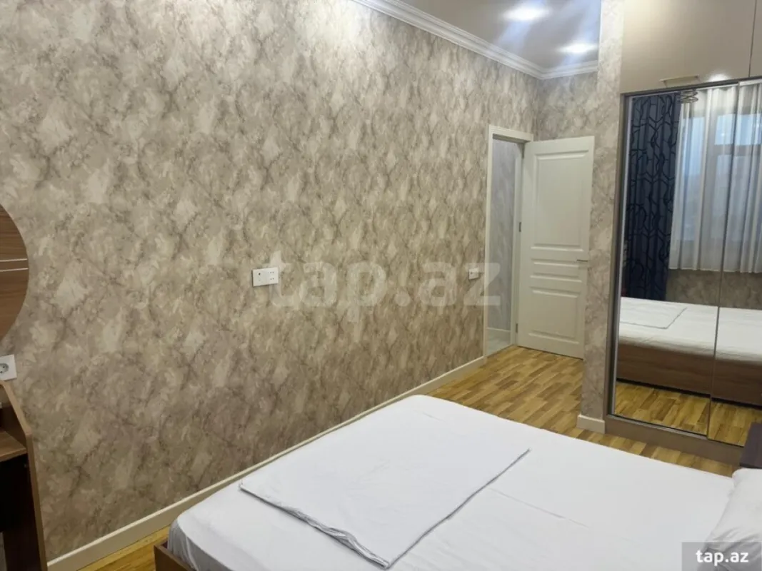Kirayə verilir 3 otaqlı yeni tikili 85 m²