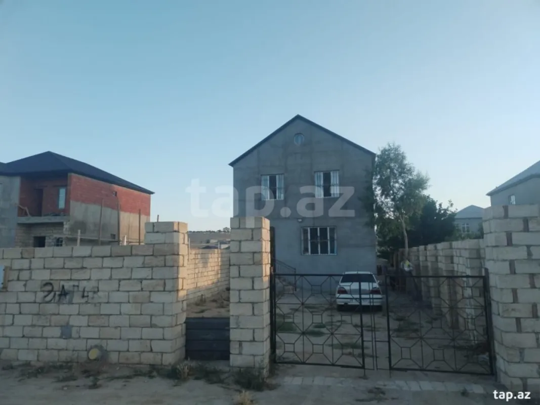 Satılır 5 otaqlı həyət evi