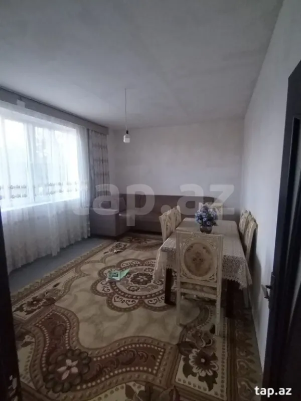 Satılır 5 otaqlı həyət evi