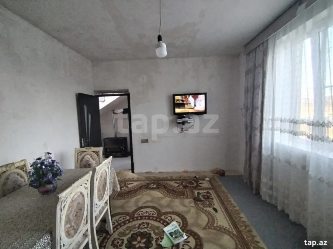 Satılır 5 otaqlı həyət evi