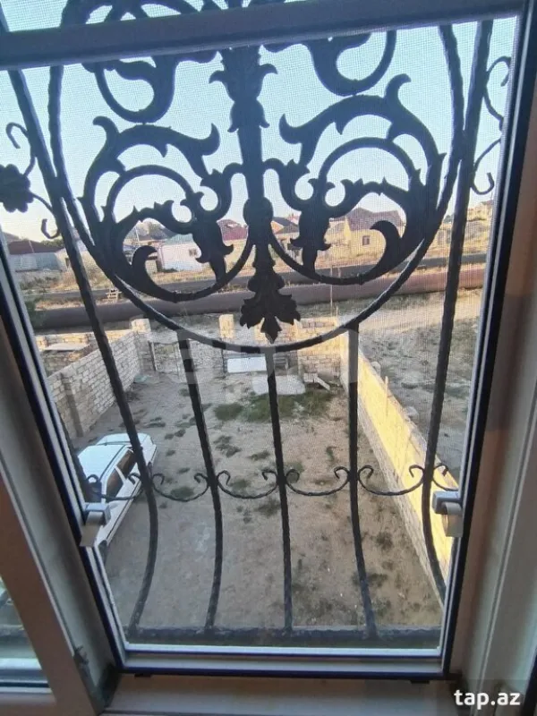 Satılır 5 otaqlı həyət evi