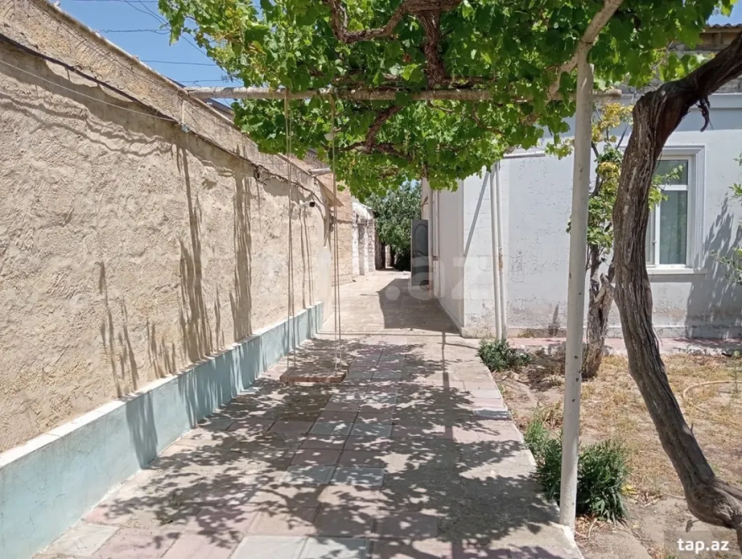Satılır 4 otaqlı həyət evi