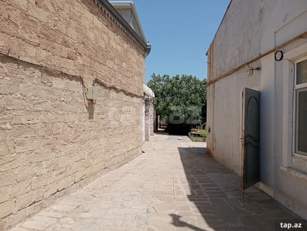 Satılır 4 otaqlı həyət evi