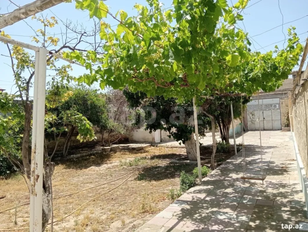 Satılır 4 otaqlı həyət evi