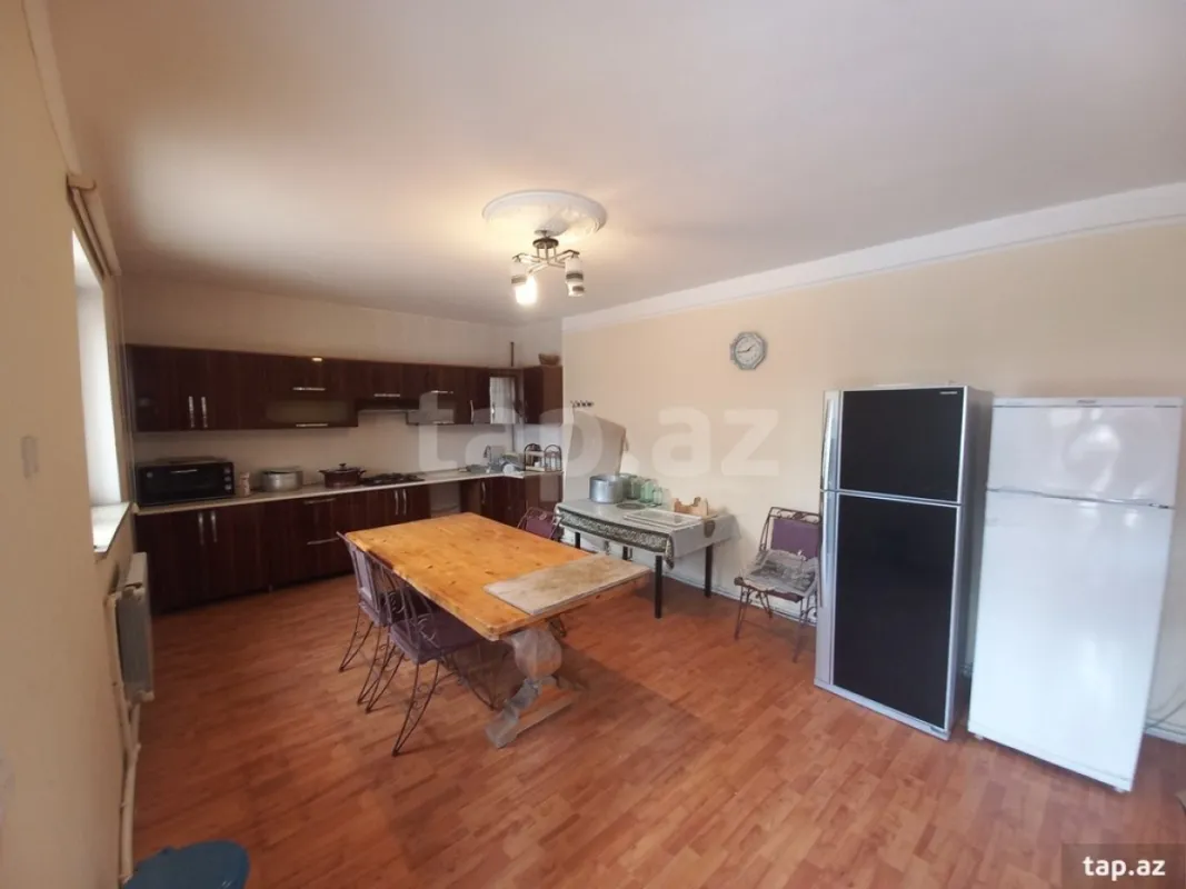 Satılır 6 otaqlı həyət evi