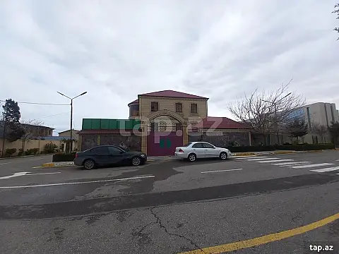 Satılır 6 otaqlı həyət evi