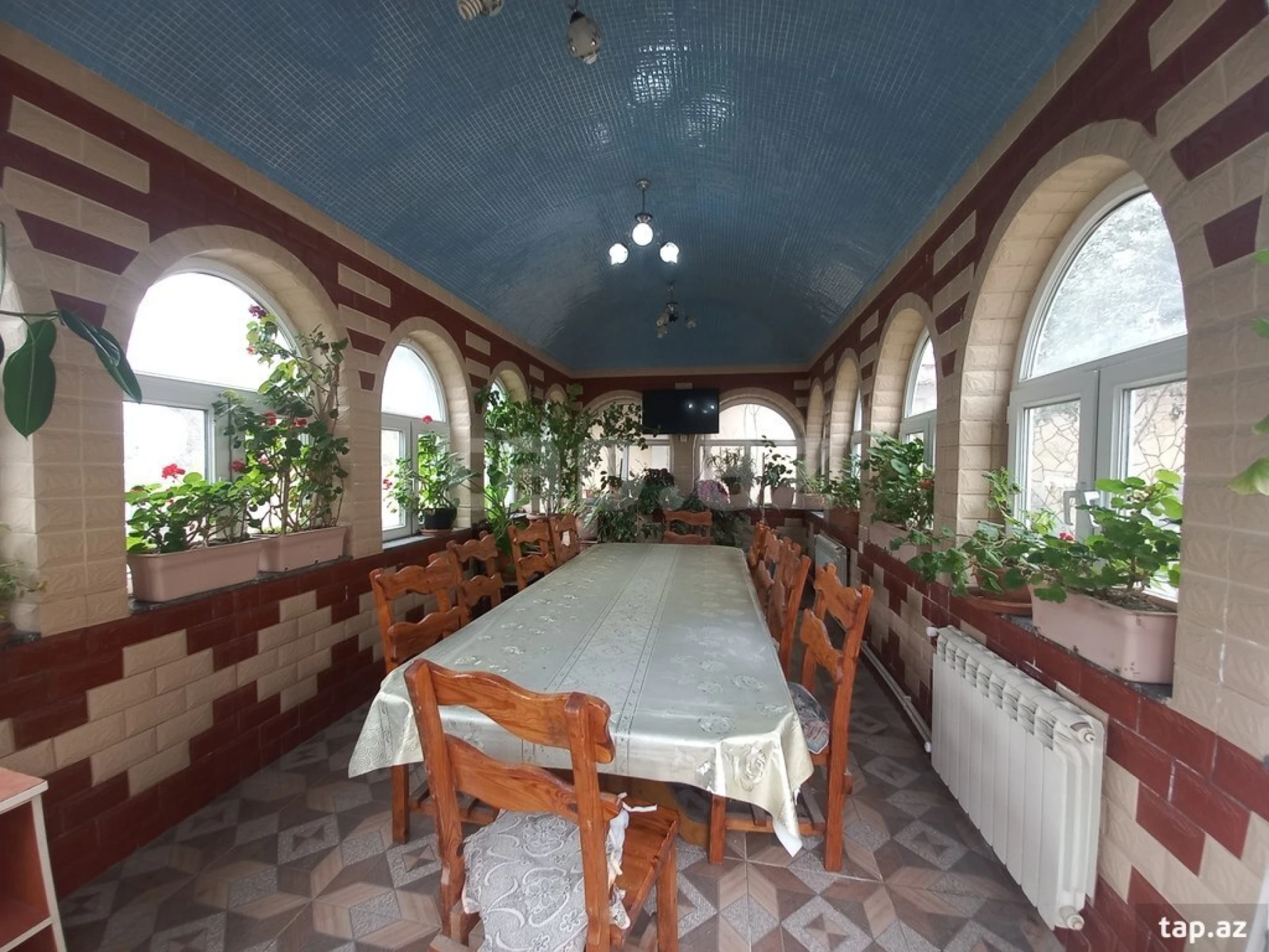 Satılır 6 otaqlı həyət evi