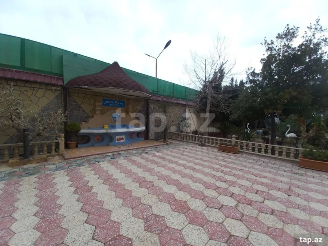 Satılır 6 otaqlı həyət evi