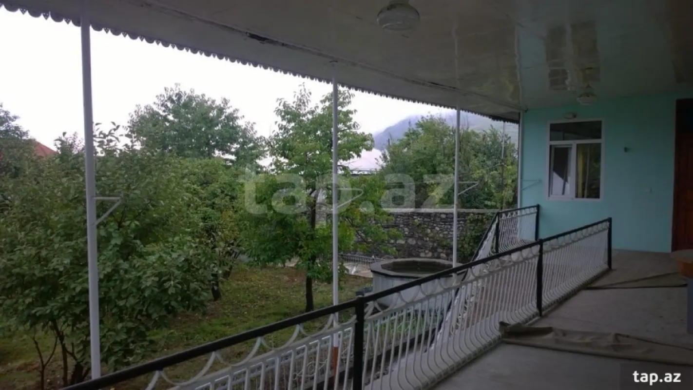 Satılır 5 otaqlı həyət evi