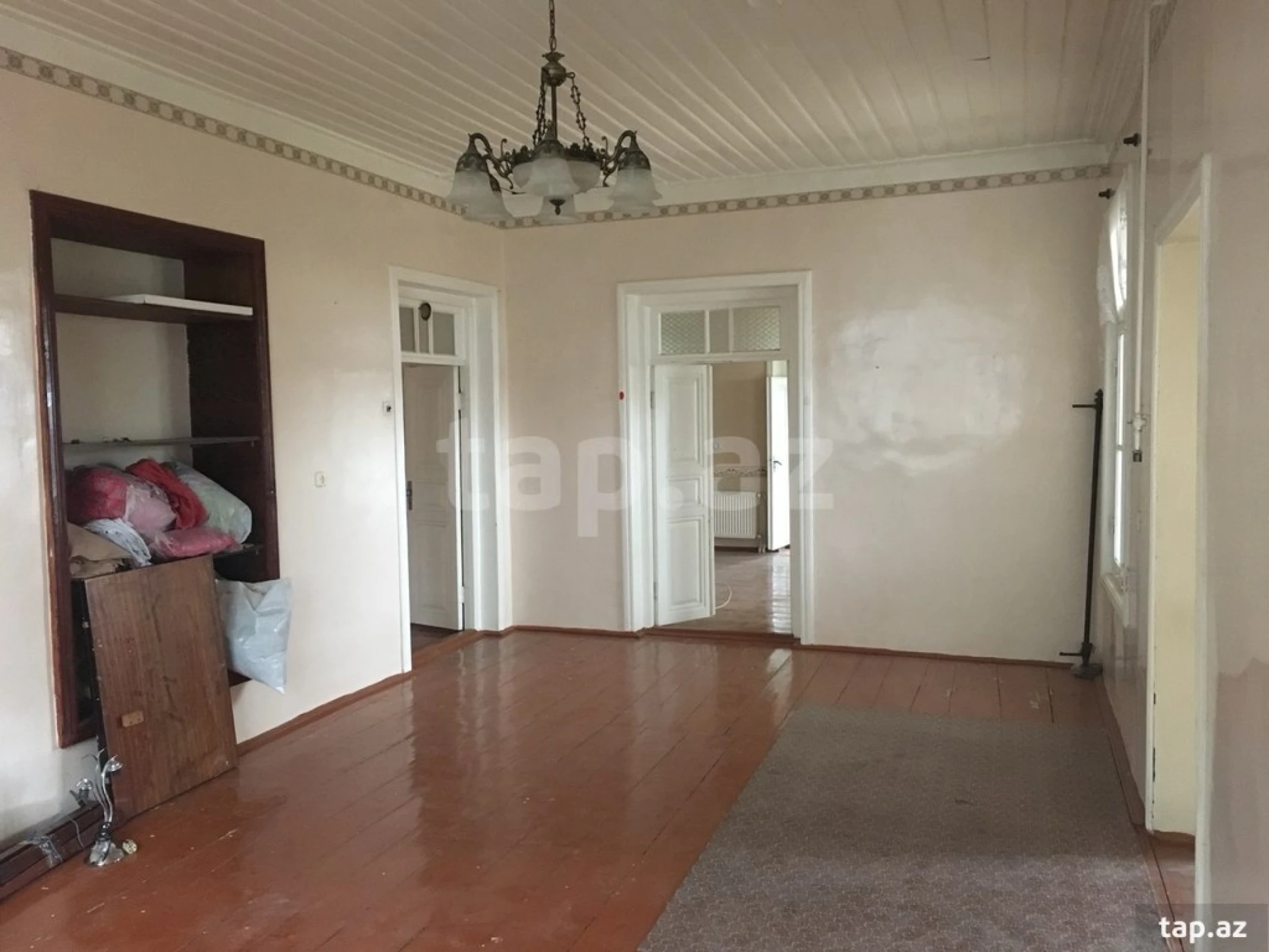 Satılır 5 otaqlı həyət evi