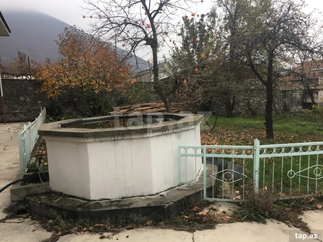 Satılır 5 otaqlı həyət evi