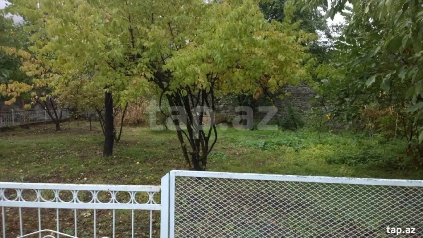 Satılır 5 otaqlı həyət evi