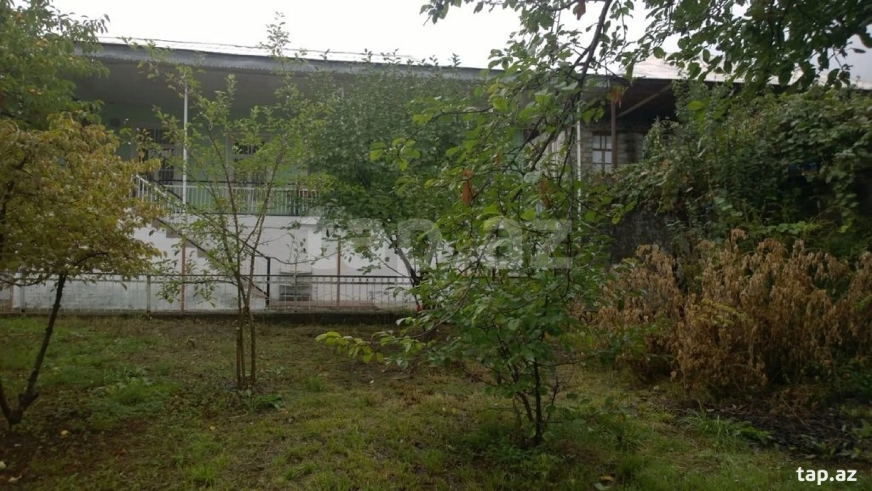 Satılır 5 otaqlı həyət evi