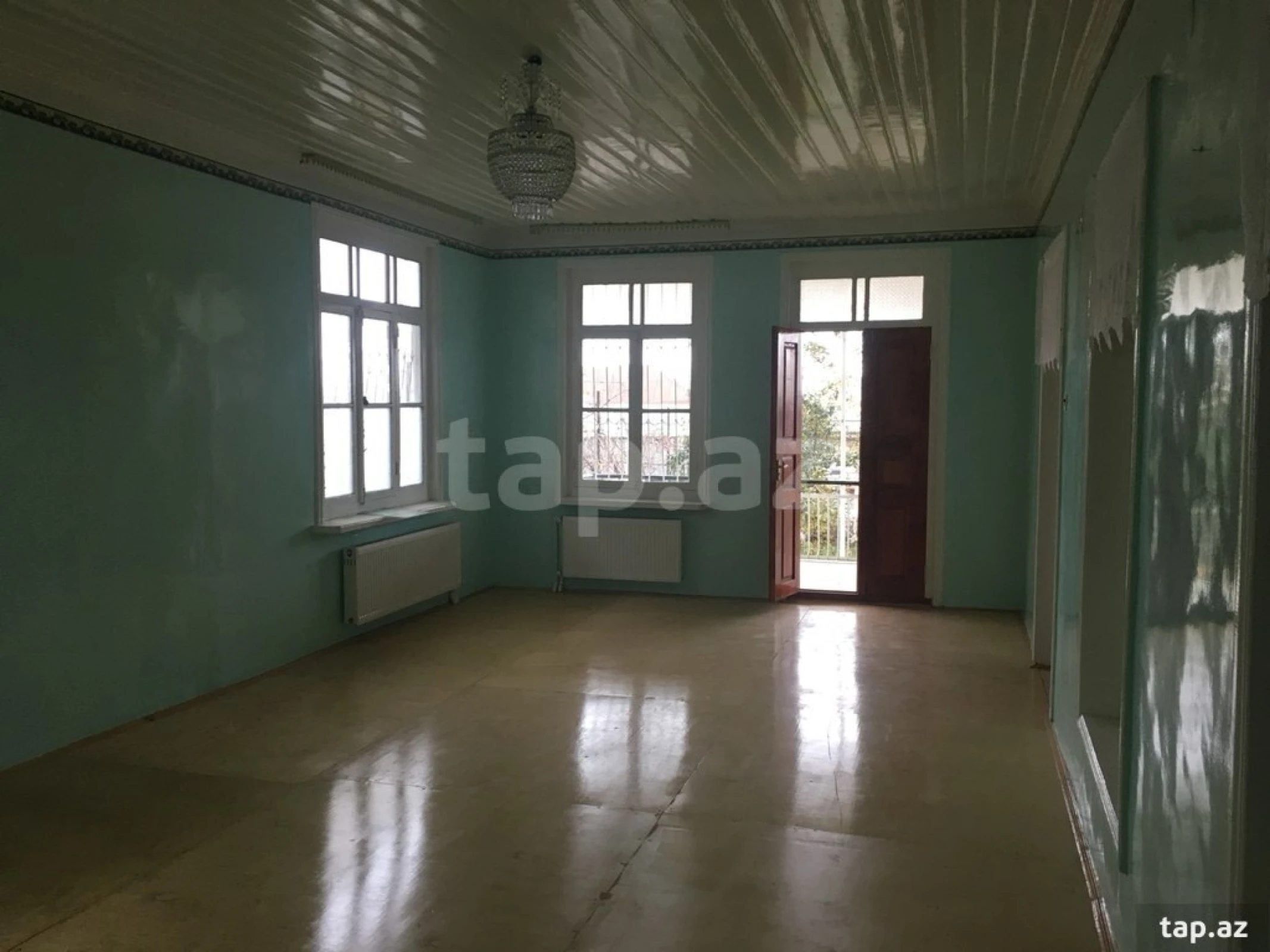 Satılır 5 otaqlı həyət evi