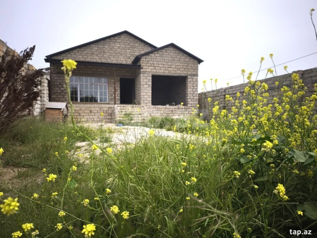 Satılır 4 otaqlı həyət evi