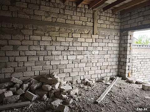 Satılır 4 otaqlı həyət evi