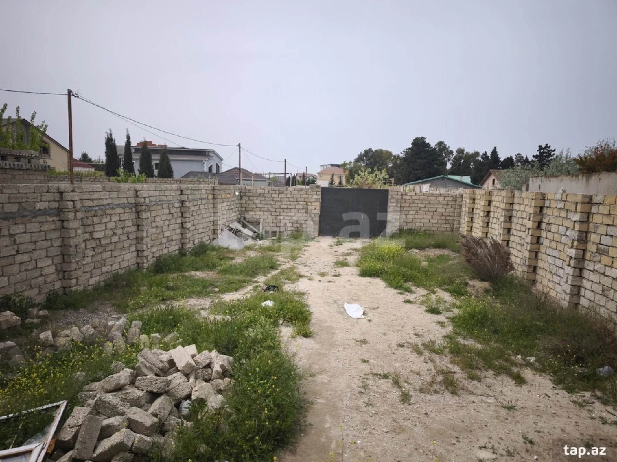 Satılır 4 otaqlı həyət evi