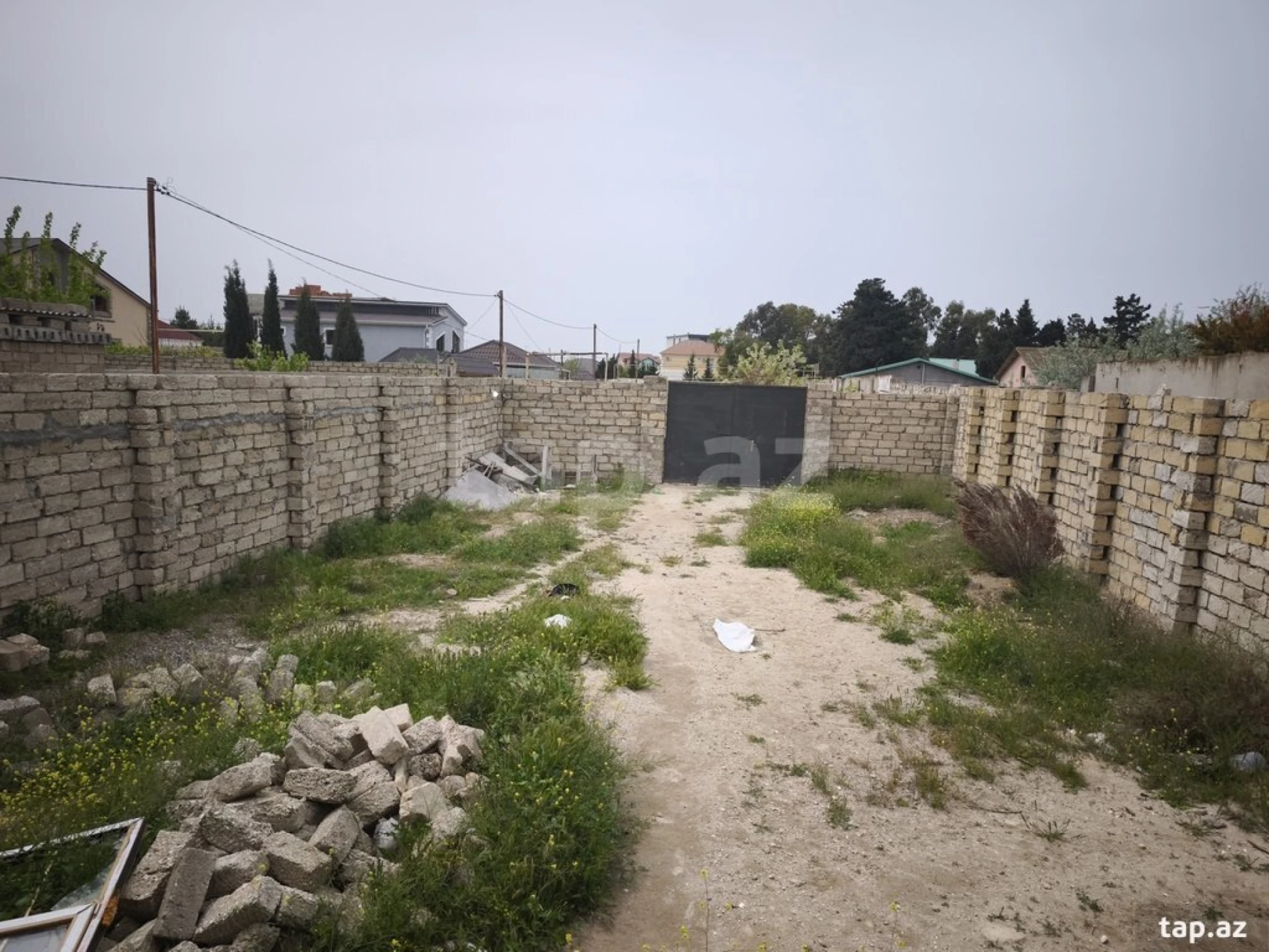 Satılır 4 otaqlı həyət evi