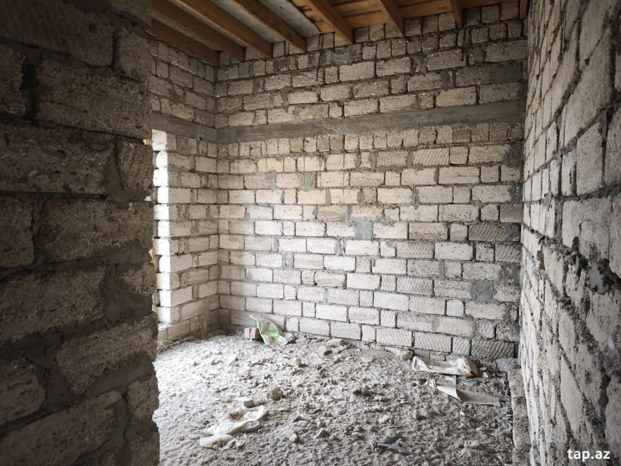 Satılır 4 otaqlı həyət evi