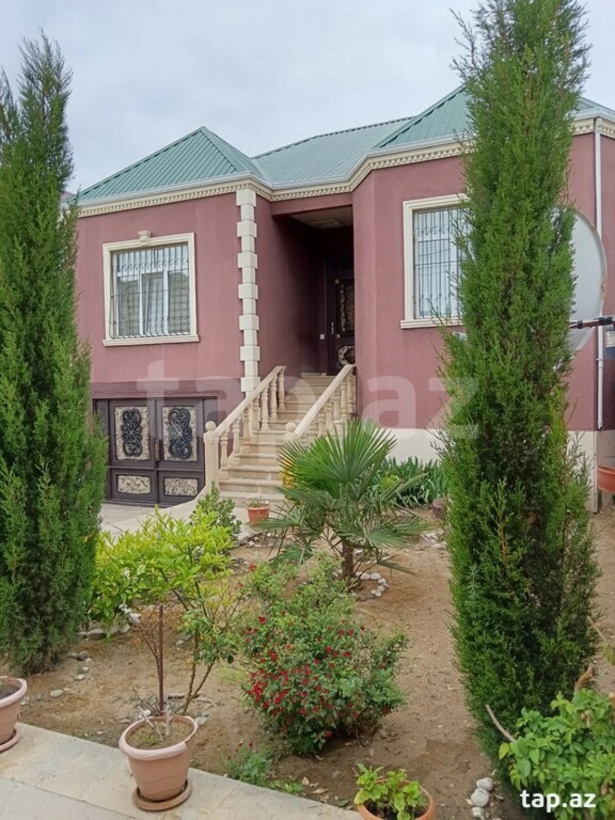 Satılır 3 otaqlı həyət evi