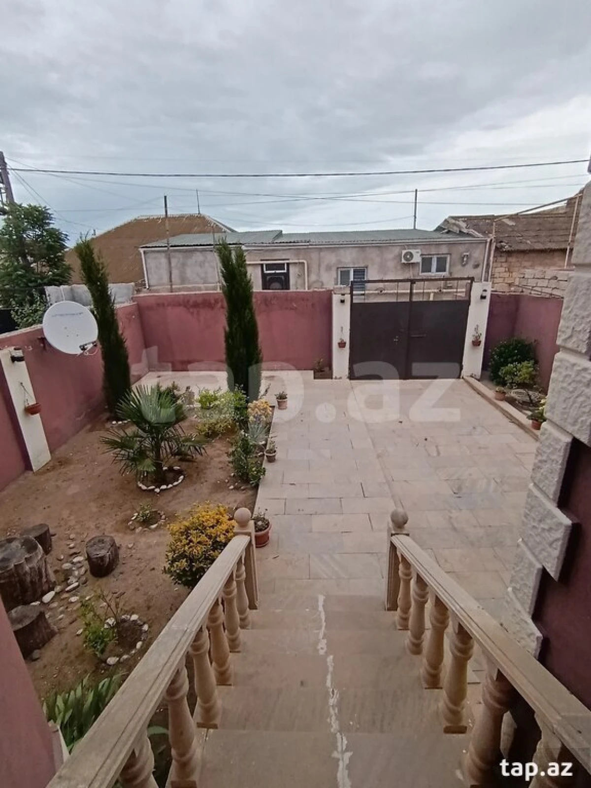 Satılır 3 otaqlı həyət evi