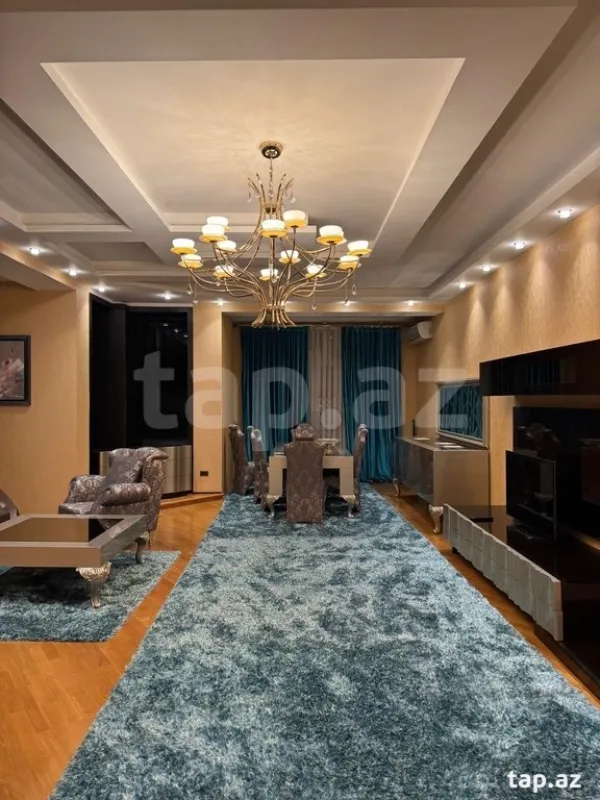 Kirayə verilir 4 otaqlı yeni tikili 200 m²