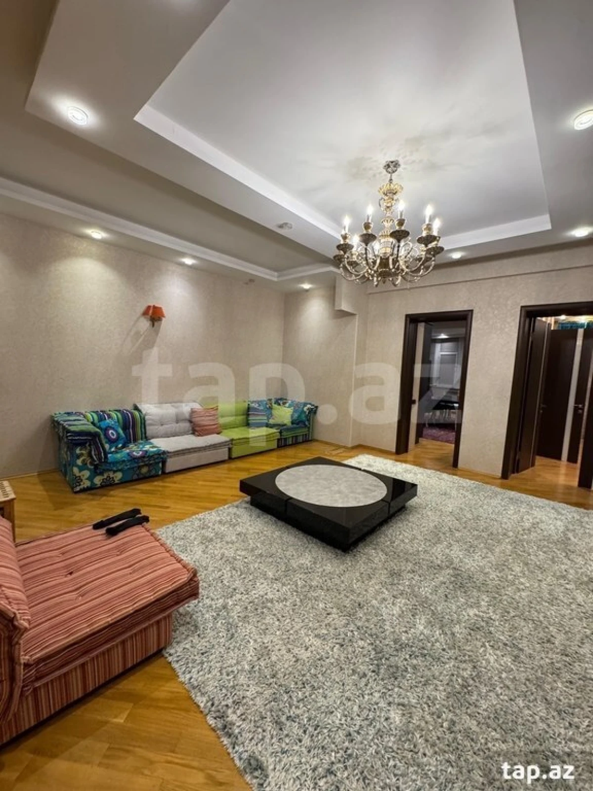 Kirayə verilir 4 otaqlı yeni tikili 200 m²