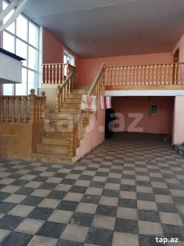 Satılır 5 otaqlı həyət evi 100 m²
