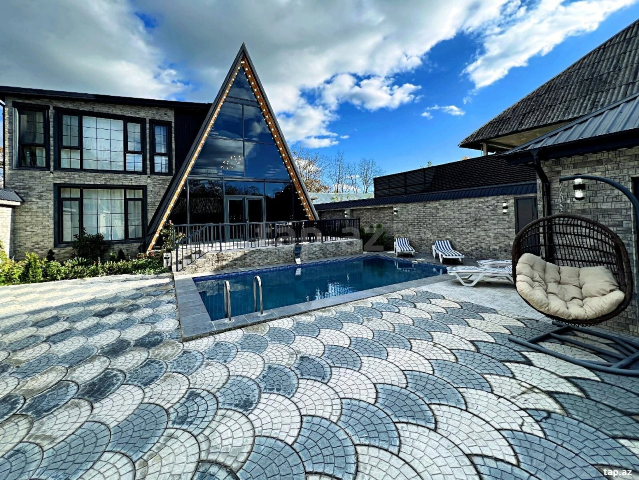 Kirayə verilir 6 otaqlı həyət evi