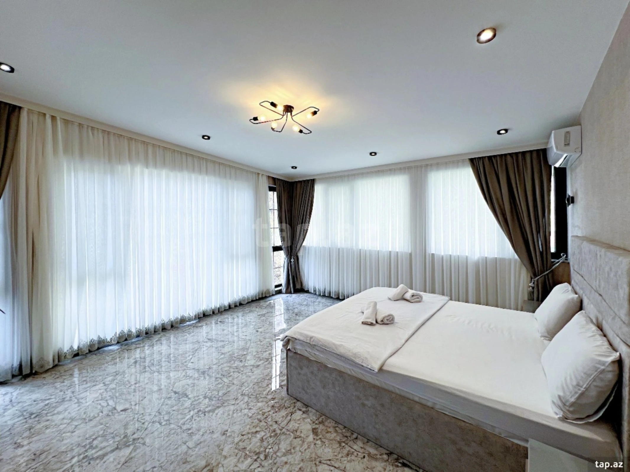 Kirayə verilir 6 otaqlı həyət evi