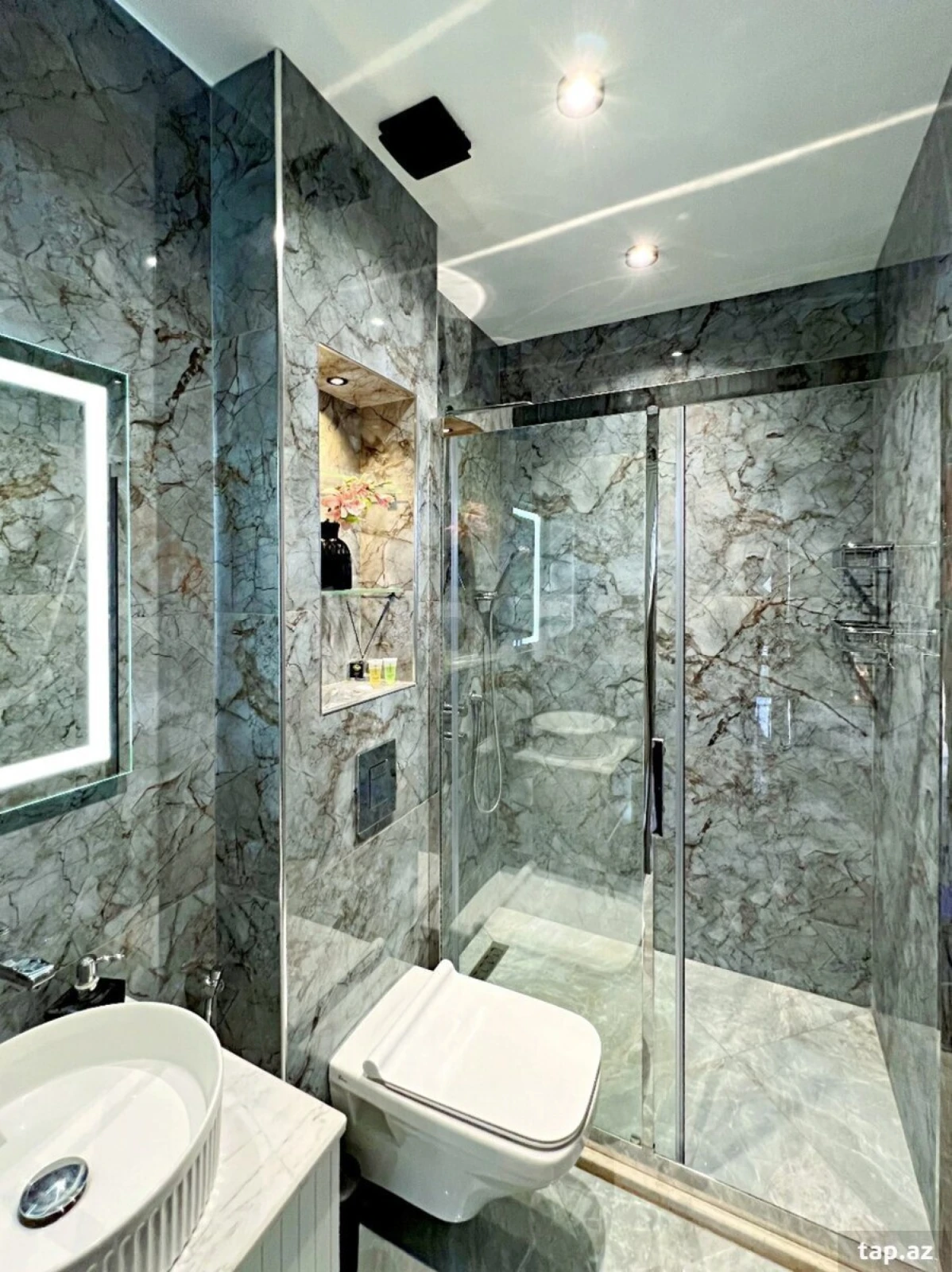 Kirayə verilir 6 otaqlı həyət evi