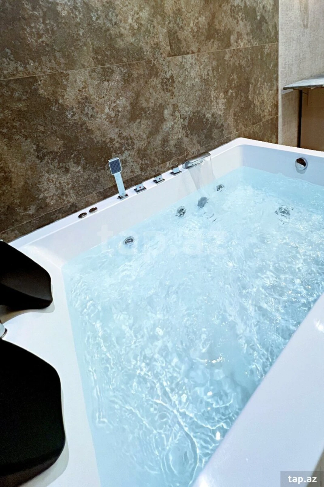 Kirayə verilir 6 otaqlı həyət evi